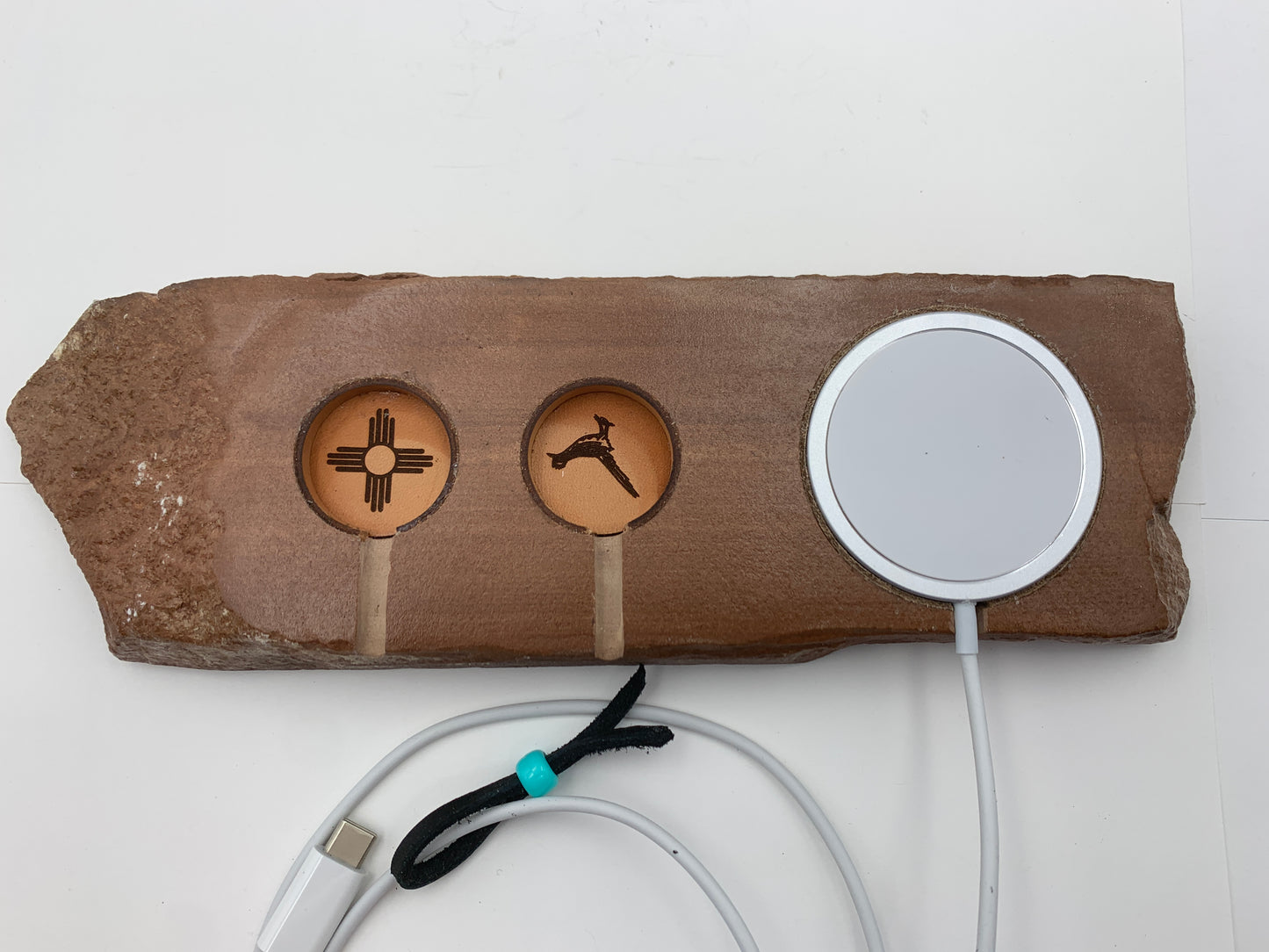 Native American Apple WATCH and iPhone Charging Stone (JT51)