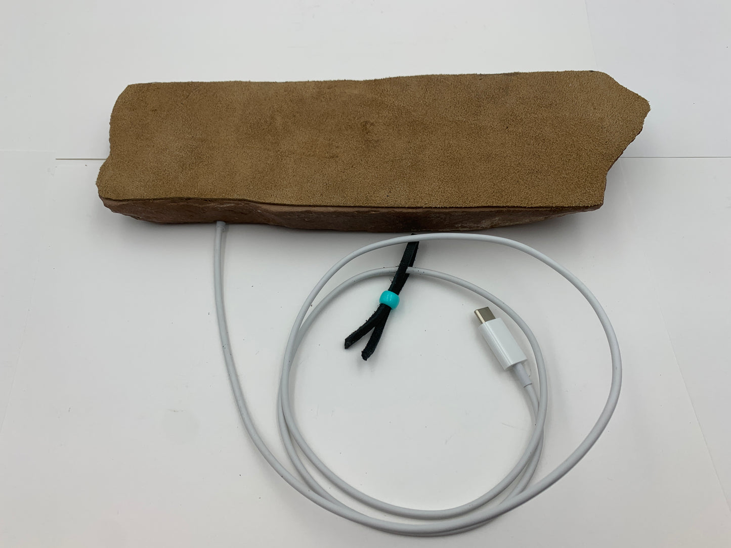 Native American Apple WATCH and iPhone Charging Stone (JT51)