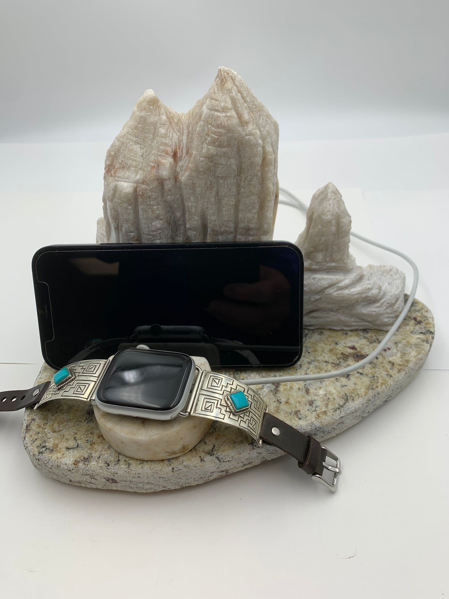 Native American Apple WATCH Charging Station (JT52 Shiprock)