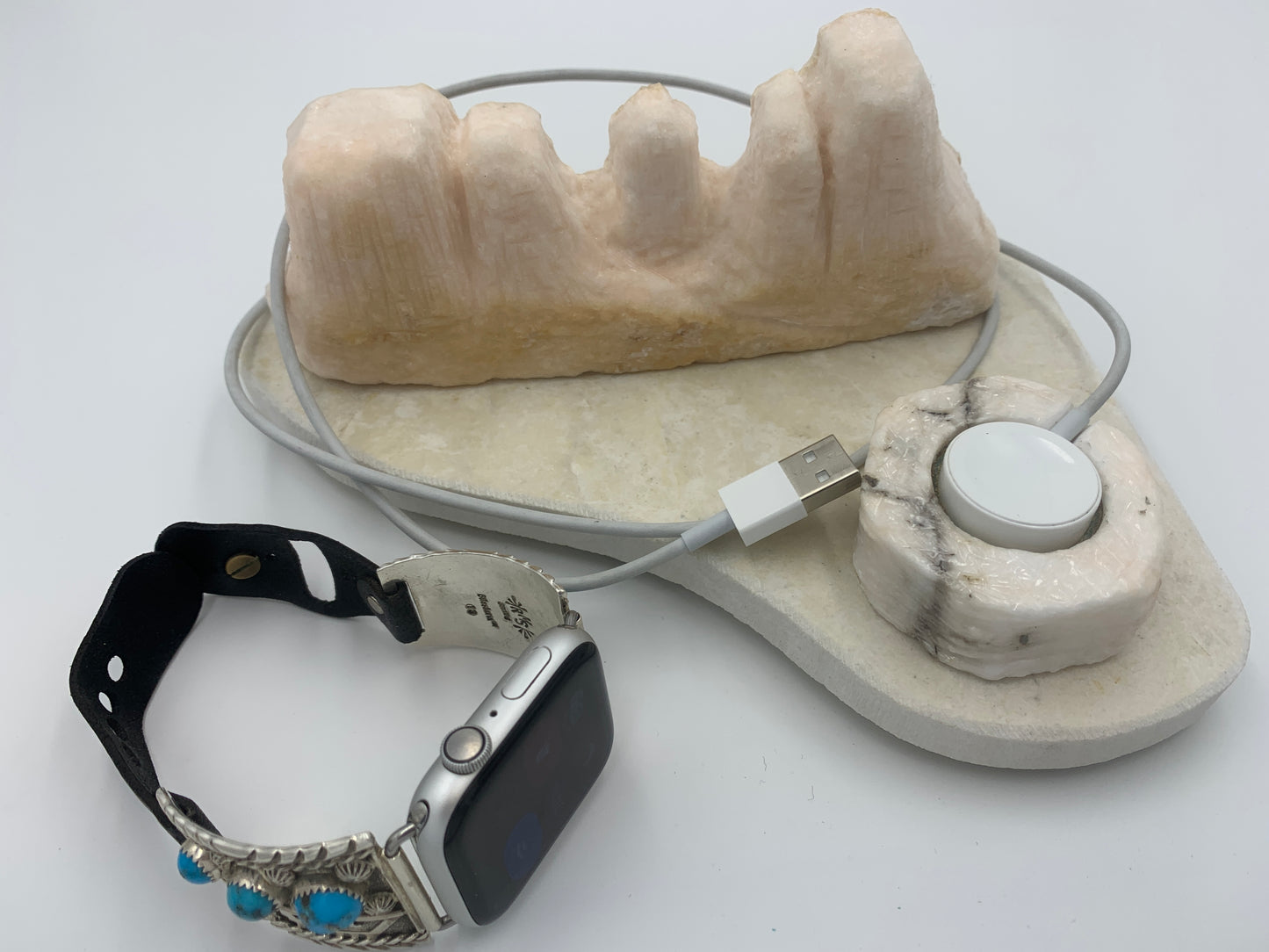 Native American Apple WATCH Monument Valley Charging Station (JT6)
