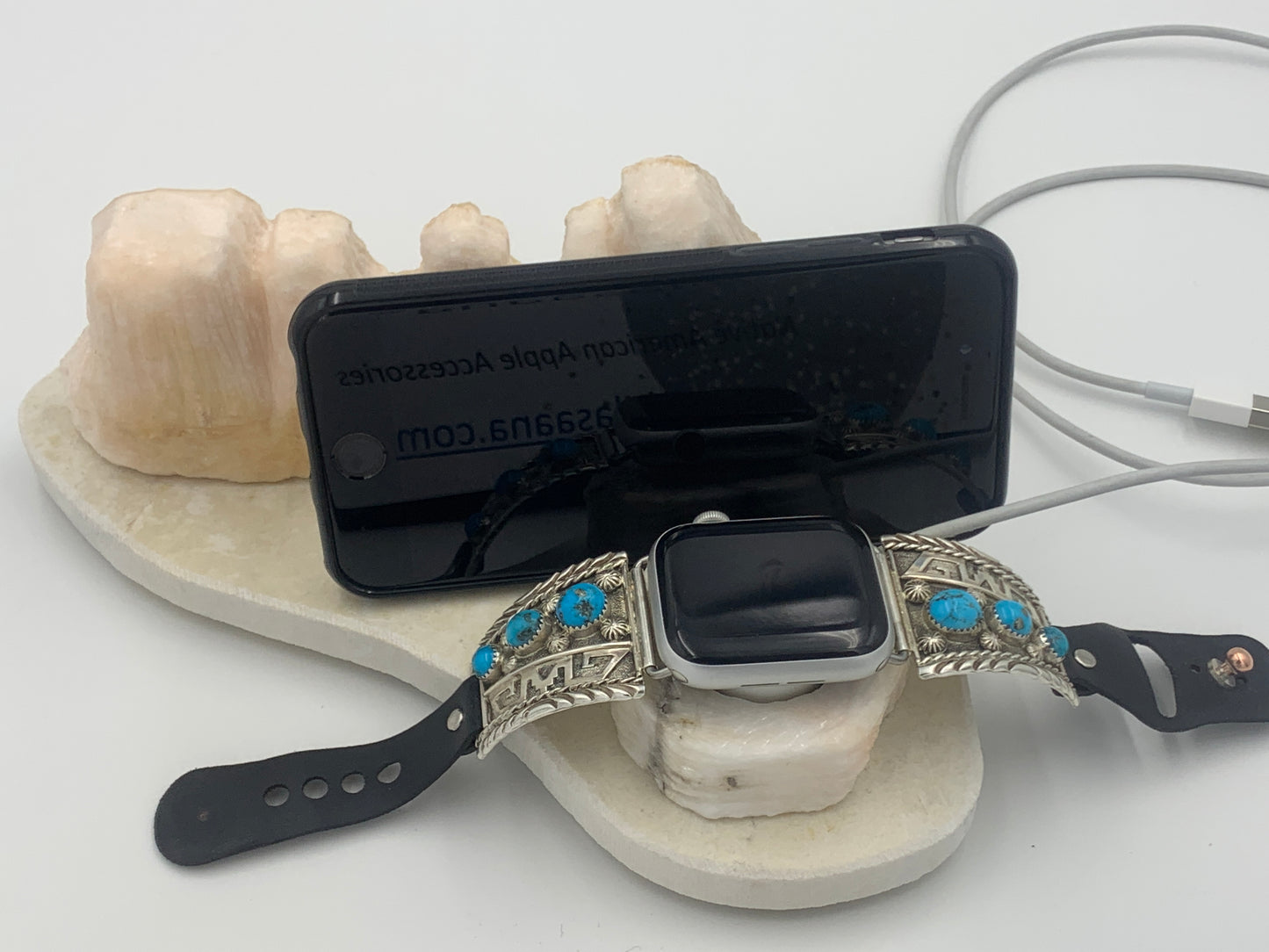 Native American Apple WATCH Monument Valley Charging Station (JT6)