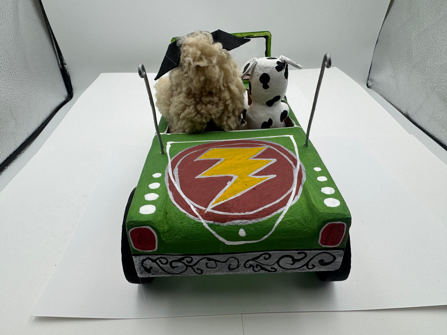 Delbert Buck Sheep and Dog in Green Car #0030