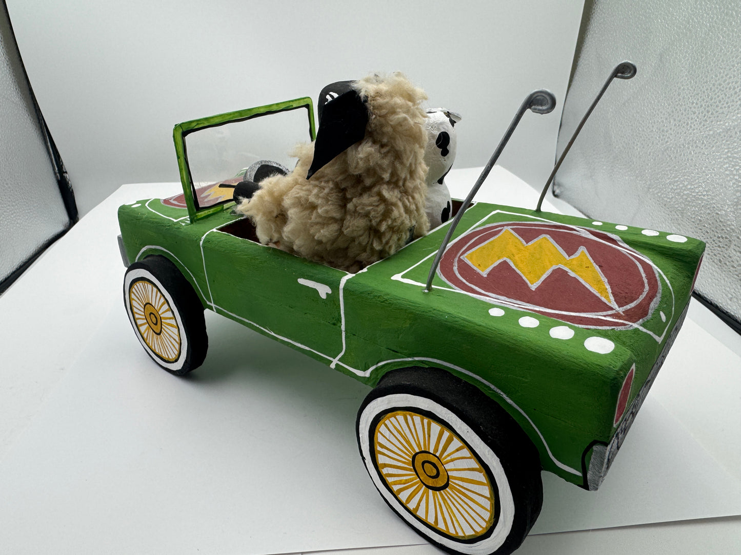 Delbert Buck Sheep and Dog in Green Car #0030