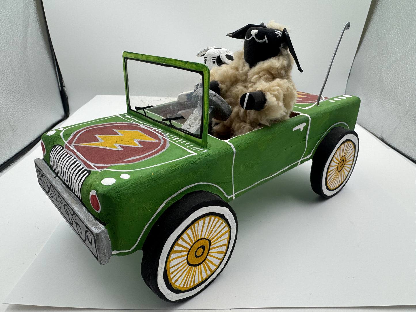 Delbert Buck Sheep and Dog in Green Car #0030